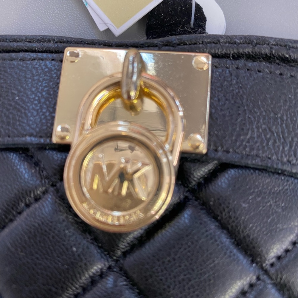 Michael Kors Tech Leather Gloves with Gold Charm - Picture 4 of 10